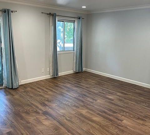 4th image of 410 Boardwalk Ave APT 4