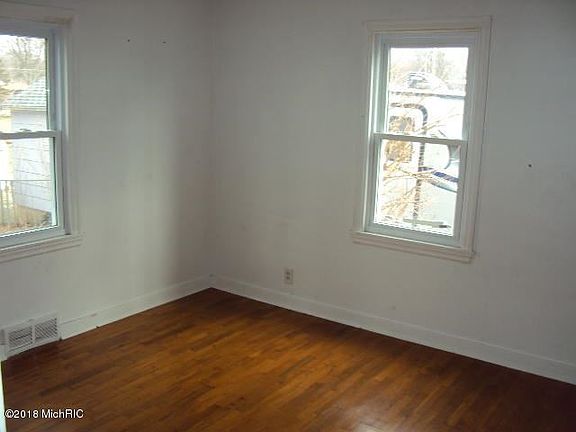 5th image of 2253 S Cleveland Ave