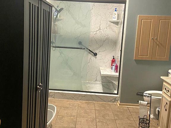 5th image of 102 Gary Lynn Dr