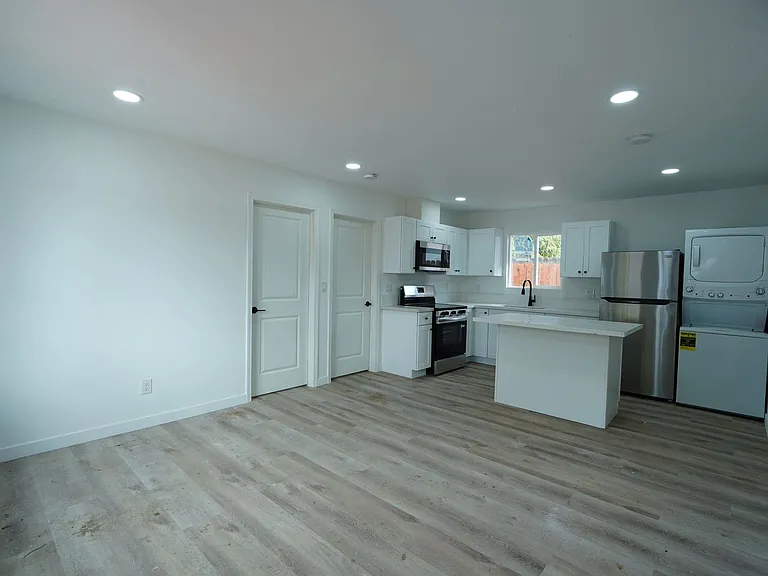 14696 Joshua Tree Ave — Photo 6
