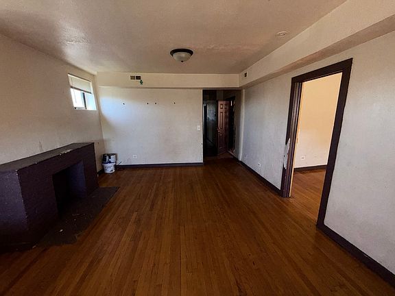3rd image of 5920 S Calumet Ave