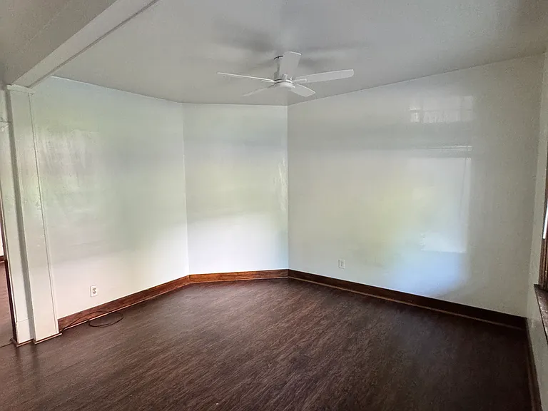 2810 Kenilworth St — Photo 2