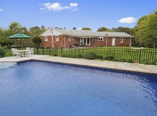 77 Ridge Rd, Southampton, NY 11968