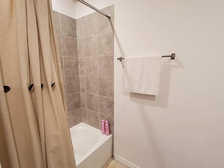 22607 Castello Lakes Dr — Photo 26