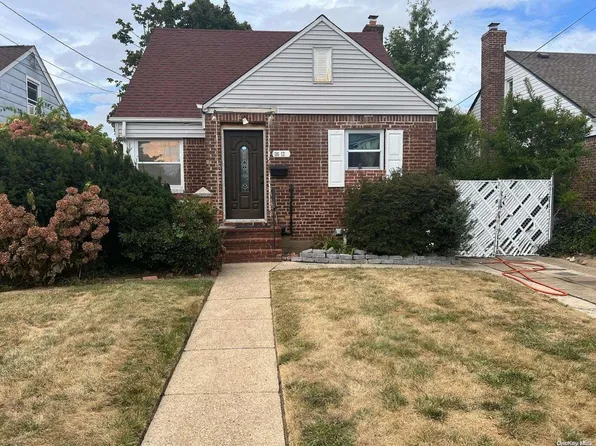 116-12 237th Street #12, Elmont, NY 11003