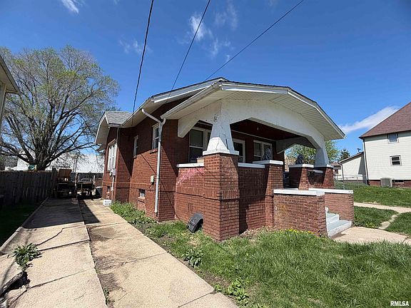 4th image of 213 S Burr Blvd