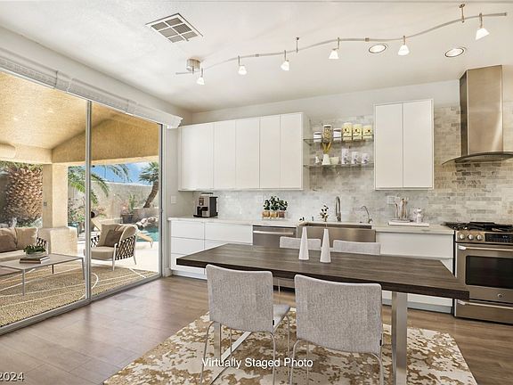 3rd image of 1700 Pomerado Dr