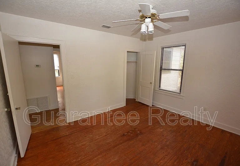 2246 SE 3rd Ave — Photo 9