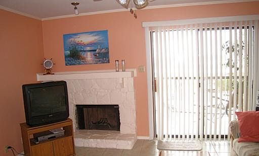 2nd image of 1559 PARKVIEW DR #D-9