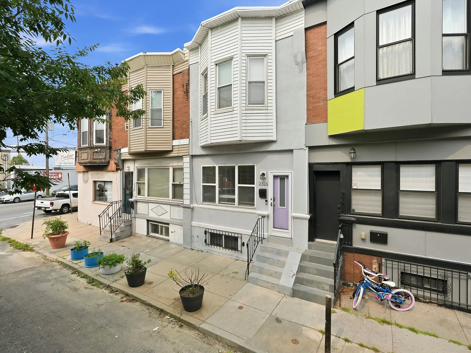 3 bed, 1.5 bath, 1120 sqft, $2,000 — Photo 1