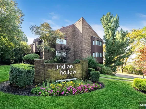 132 Indian Hollow Court, Mahwah, NJ 07430