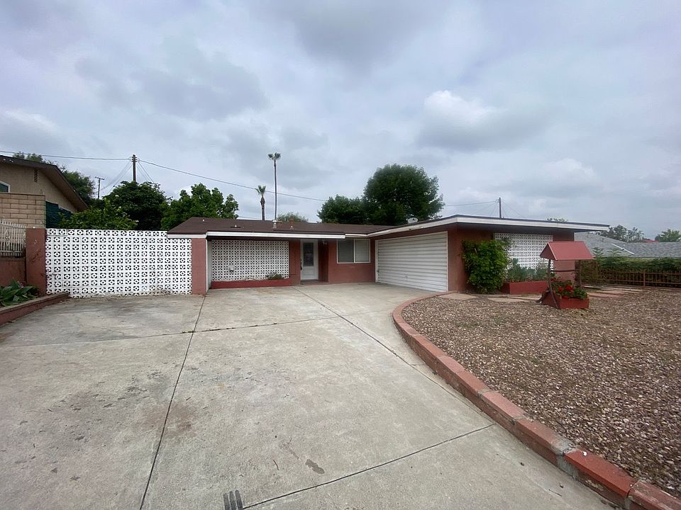 1st image of 1608 E Autumn Dr