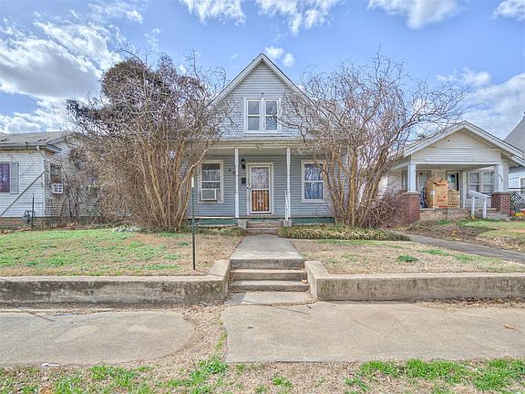 3rd image of 632 N Hobson Ave