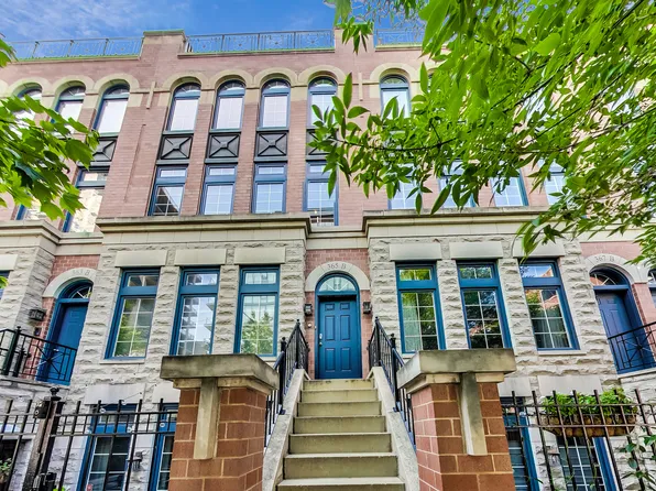 365 W Superior St #B, Chicago, IL 60654