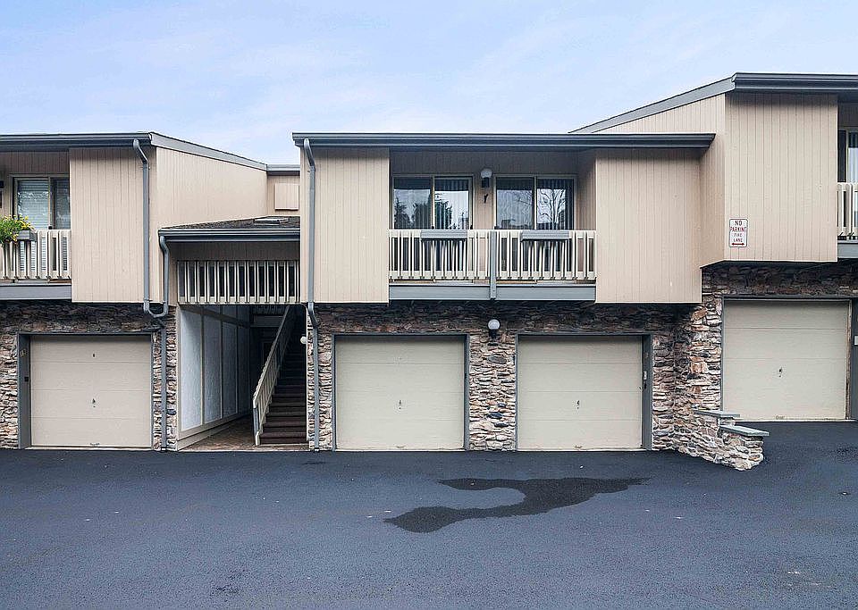 1st image of 15 Perkins Dr