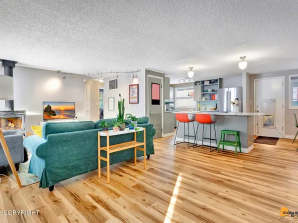 2601 Darby Cir, Anchorage, AK 99508