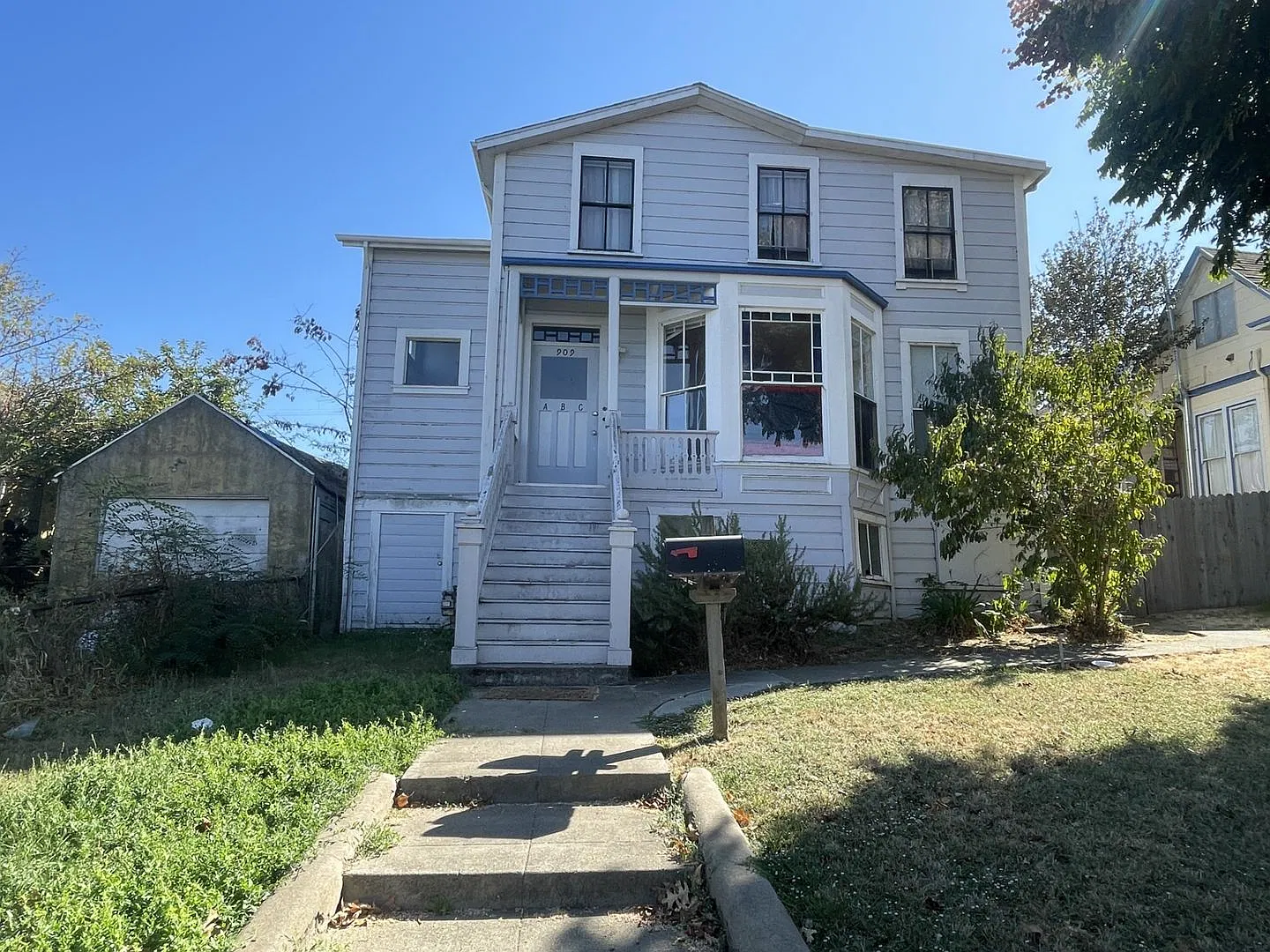 Adorable 2 bedroom 1 bath apartment — Photo 2