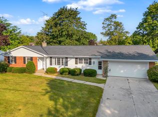 3206 Wildwood Dr, Manitowoc, WI 54220