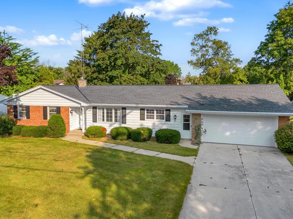 3206 Wildwood DRIVE, Manitowoc, WI 54220