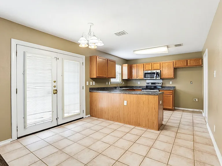 9139 Laguna Hls — Photo 7
