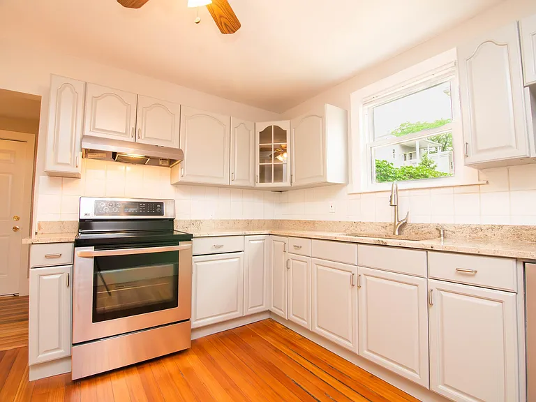48 Oak Square Ave #1 — Photo 9