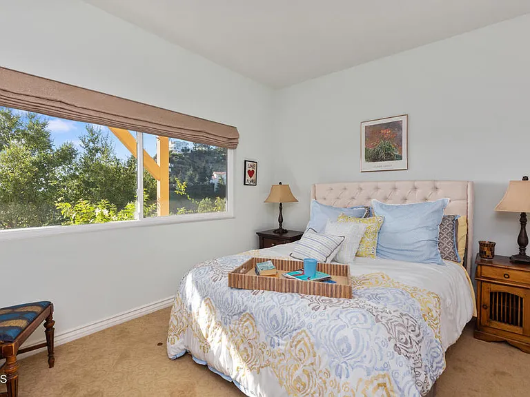 1234 E Tujunga Ave — Photo 31
