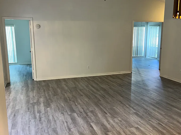 3326 SW Villa Pl — Photo 2