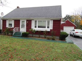 363 Howell Ave, Riverhead, NY 11901