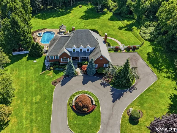 8 Huntington Lane, New Fairfield, CT 06812