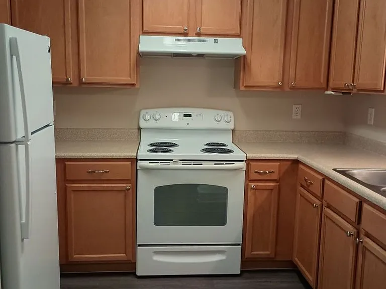185 - COUNTRY VIEW APARTMENTS — Photo 29