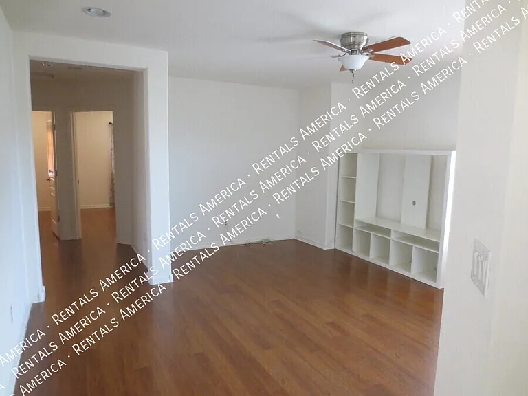 1670 E Elgin St — Photo 5