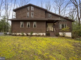 592 Pinedale Dr, Annapolis, MD 21401