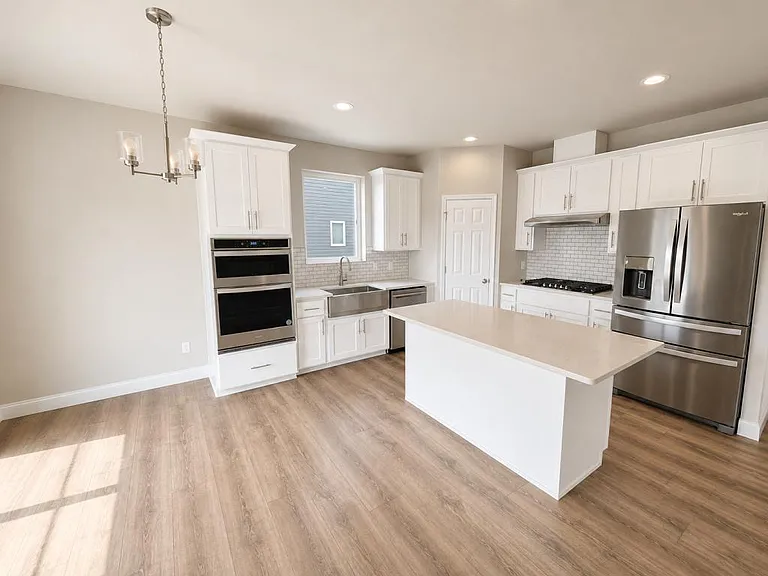 4810 Cornice Dr — Photo 2