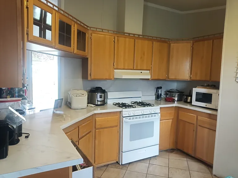 381 W 400 N — Photo 5