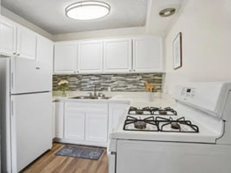 Terraces at South Pasadena Apartments — Photo 68