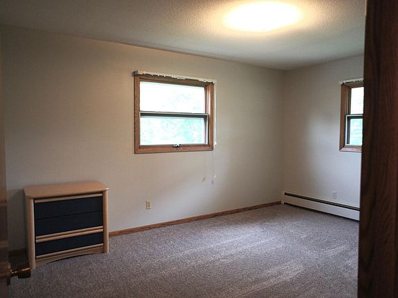 5th image of 1664 Stanbridge Ave