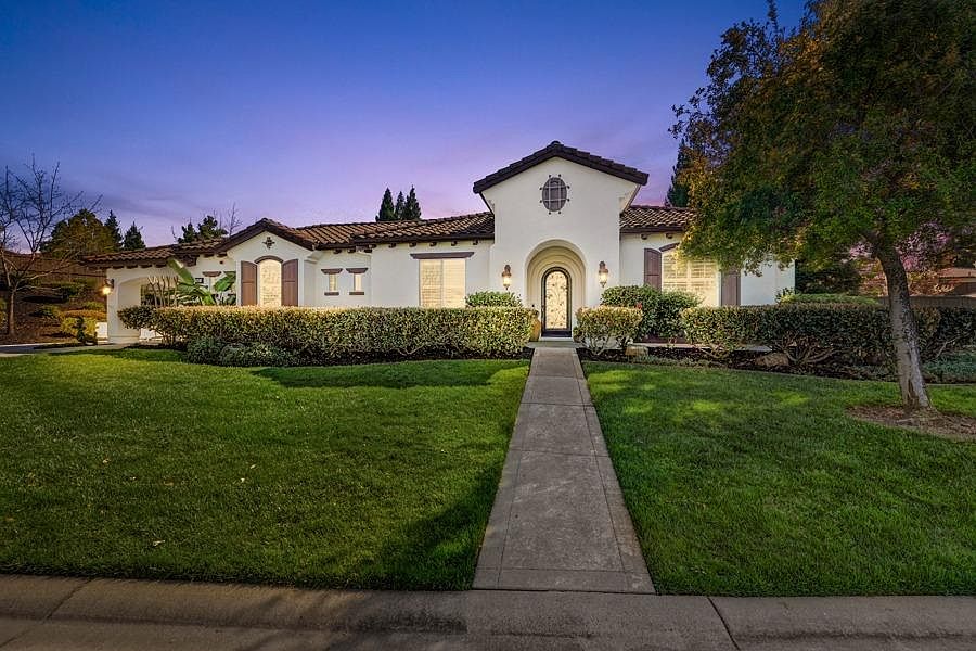 1st image of 2037 Ladera Dr