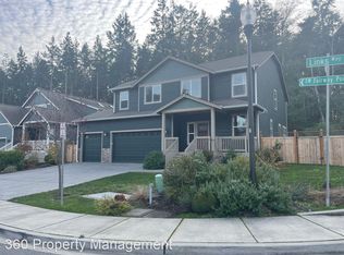 3451 SW Fairway Point Dr, Oak Harbor, WA 98277