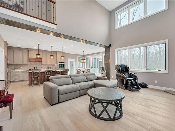 5th image of 6028 Andover Ct