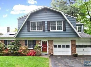 615 Barnett Pl, Ridgewood, NJ 07450