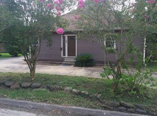 300 E Locust St, Angleton, TX 77515