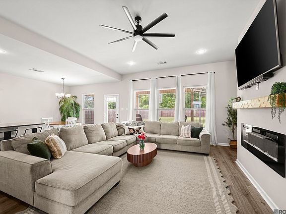 3rd image of 23165 Berry View Dr
