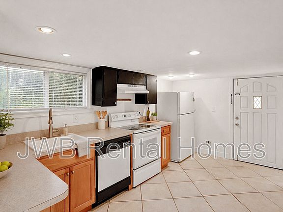 2nd image of 1653 Dancy St #1