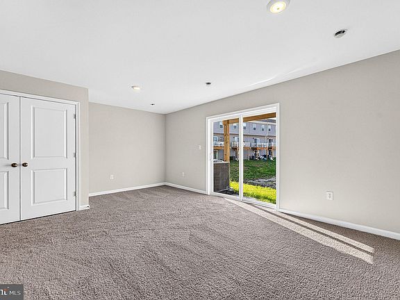 4th image of 120 Essex Dr