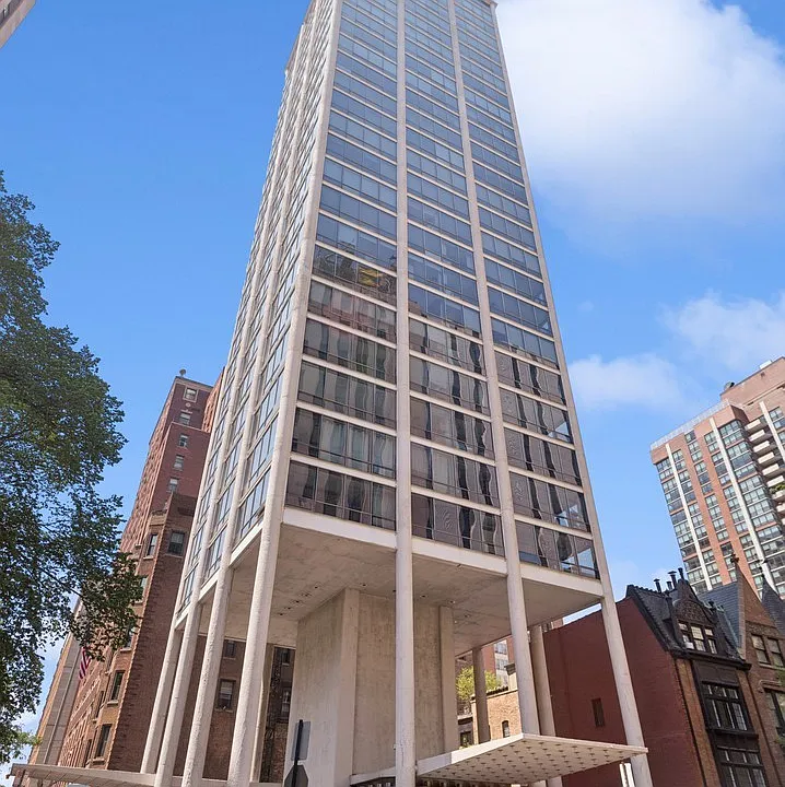 1300 N Astor St #7A