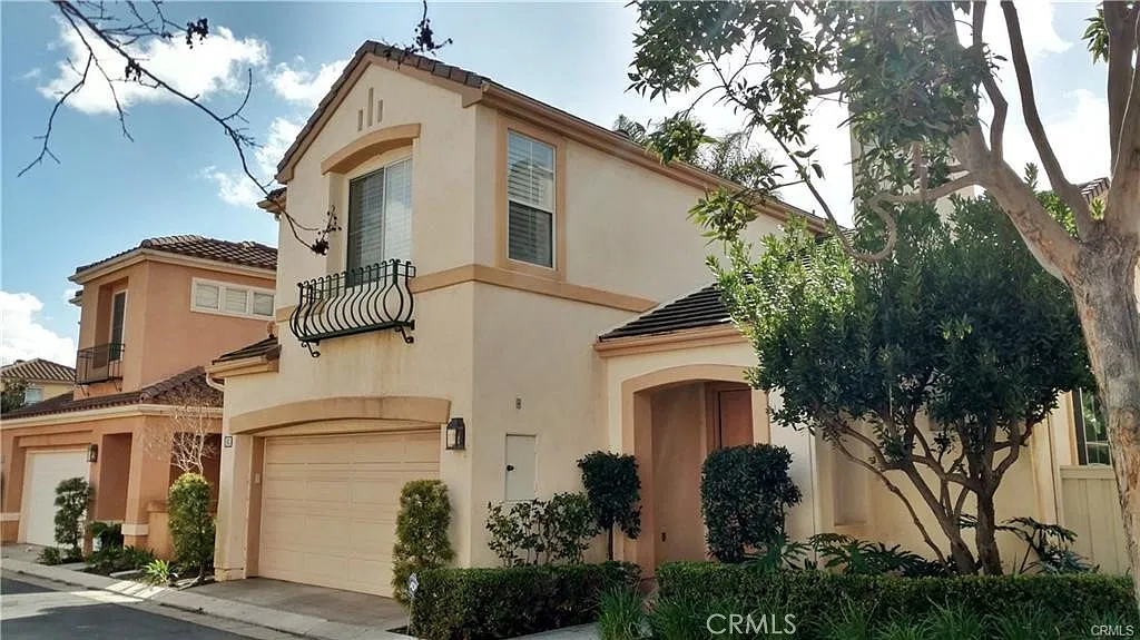 3 bed, 2.5 bath, 1350 sqft, $5,000 — Photo 2