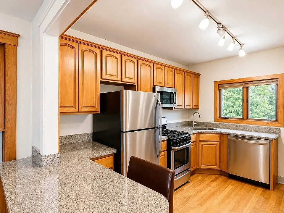 26 Bond St #1