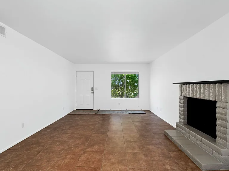 1336 N 85th Pl — Photo 3