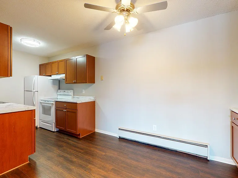 Edgerton Highlands Apartments — Photo 21