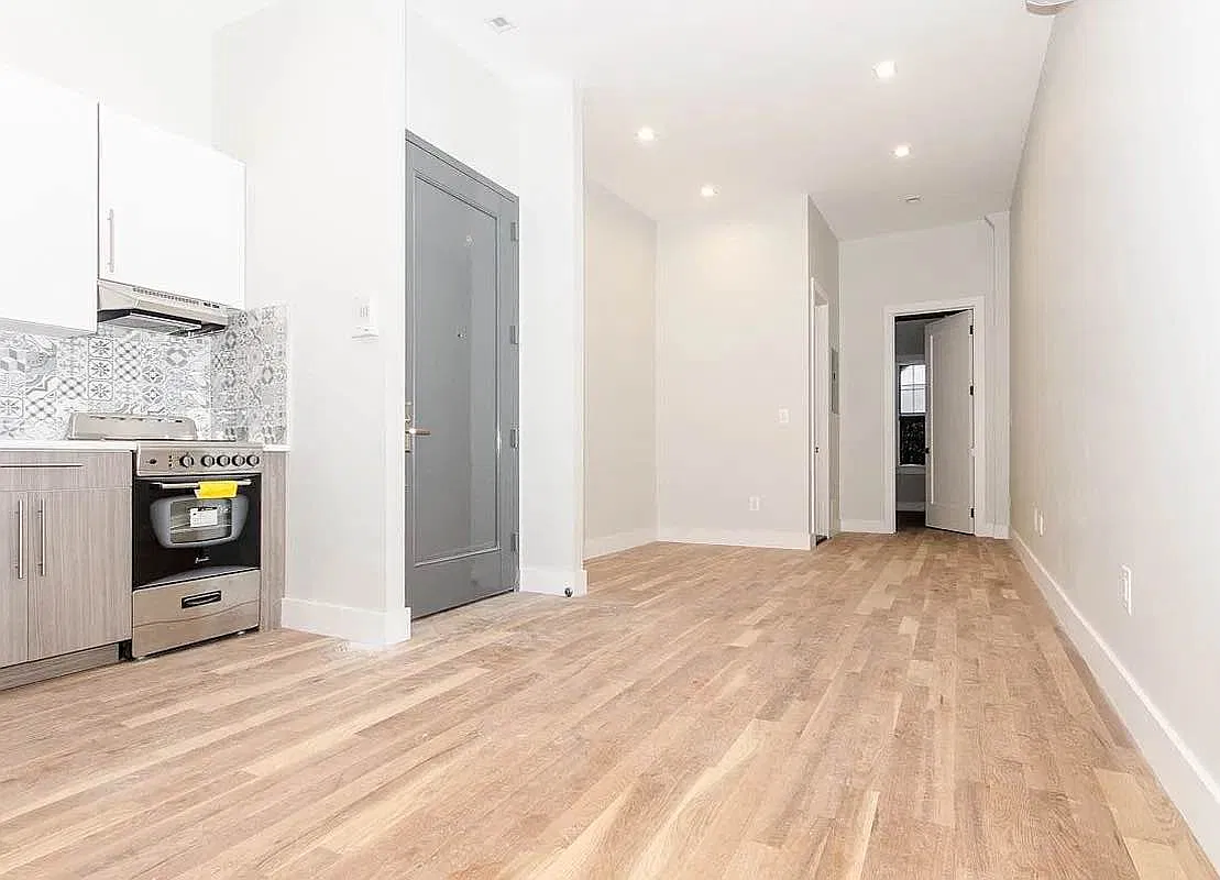 326 Irving Avenue — Photo 1